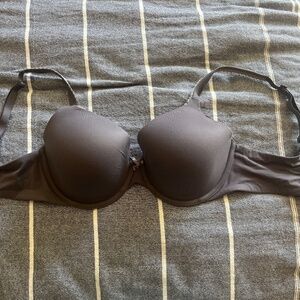 Body by Victoria Bra 32DD.